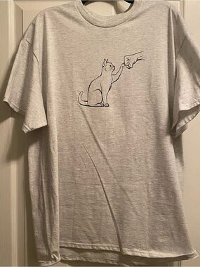 Gildan Light Gray Cat Fist-Bump Graphic Tee